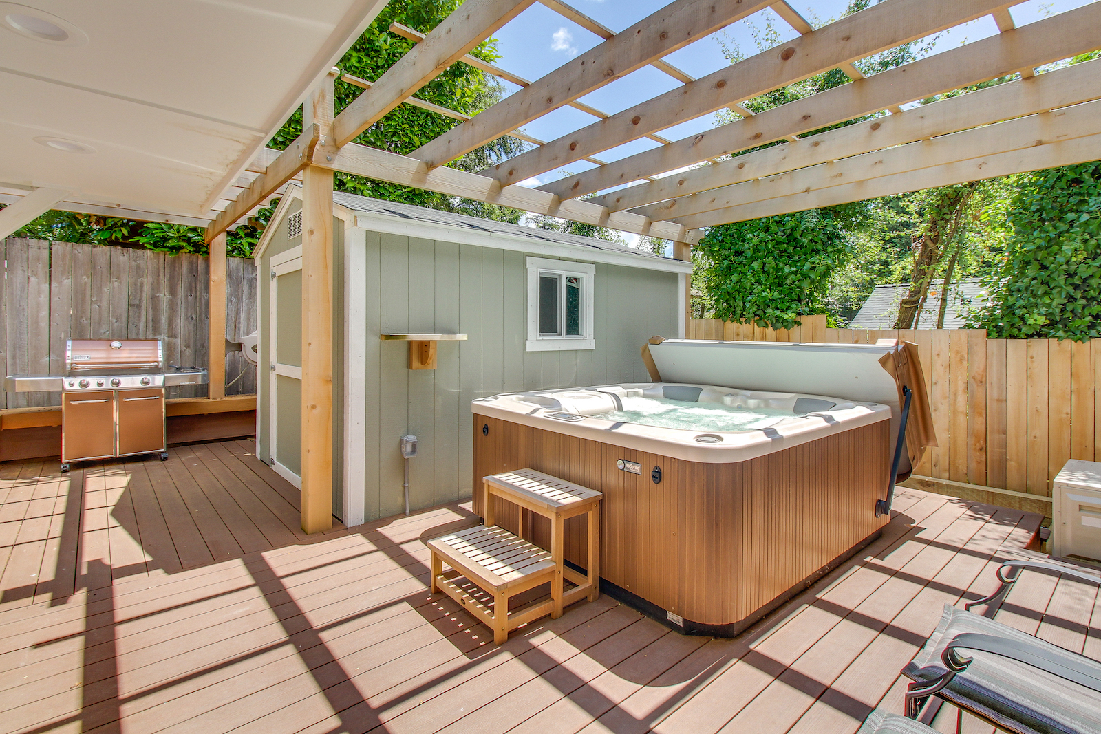 A hot tub at a private vacation rental in Mercer Island, Washington