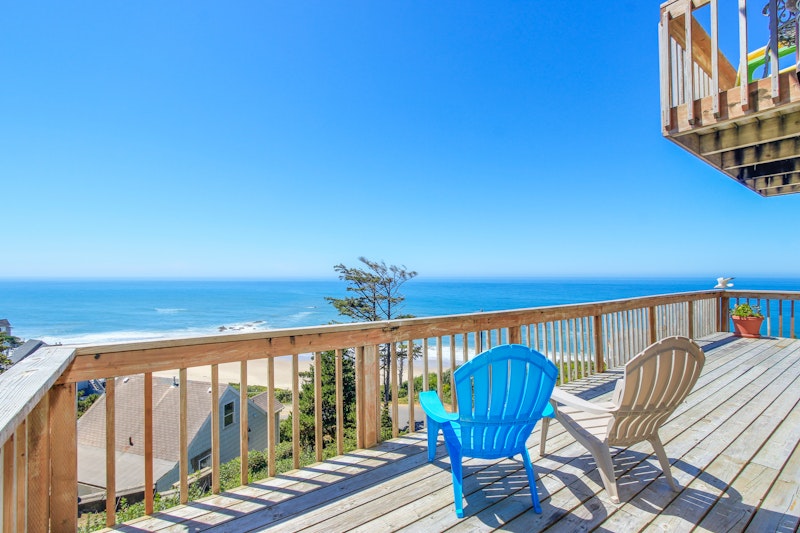 The view of the ocean from an Oregon Coast rental.