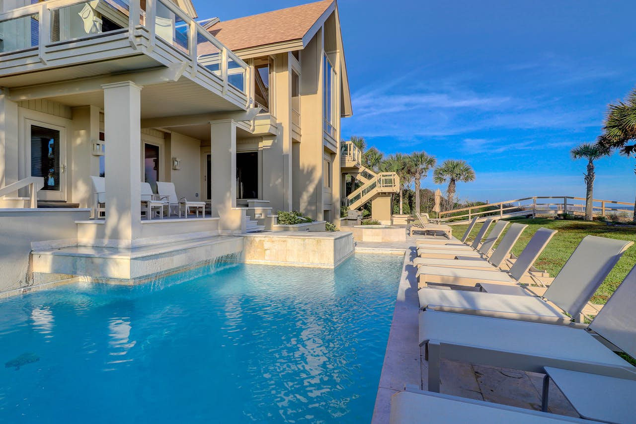 5 Oceanfront Hilton Head Vacation Rentals With Pools Vacasa   11573 Hilton Head Pool 