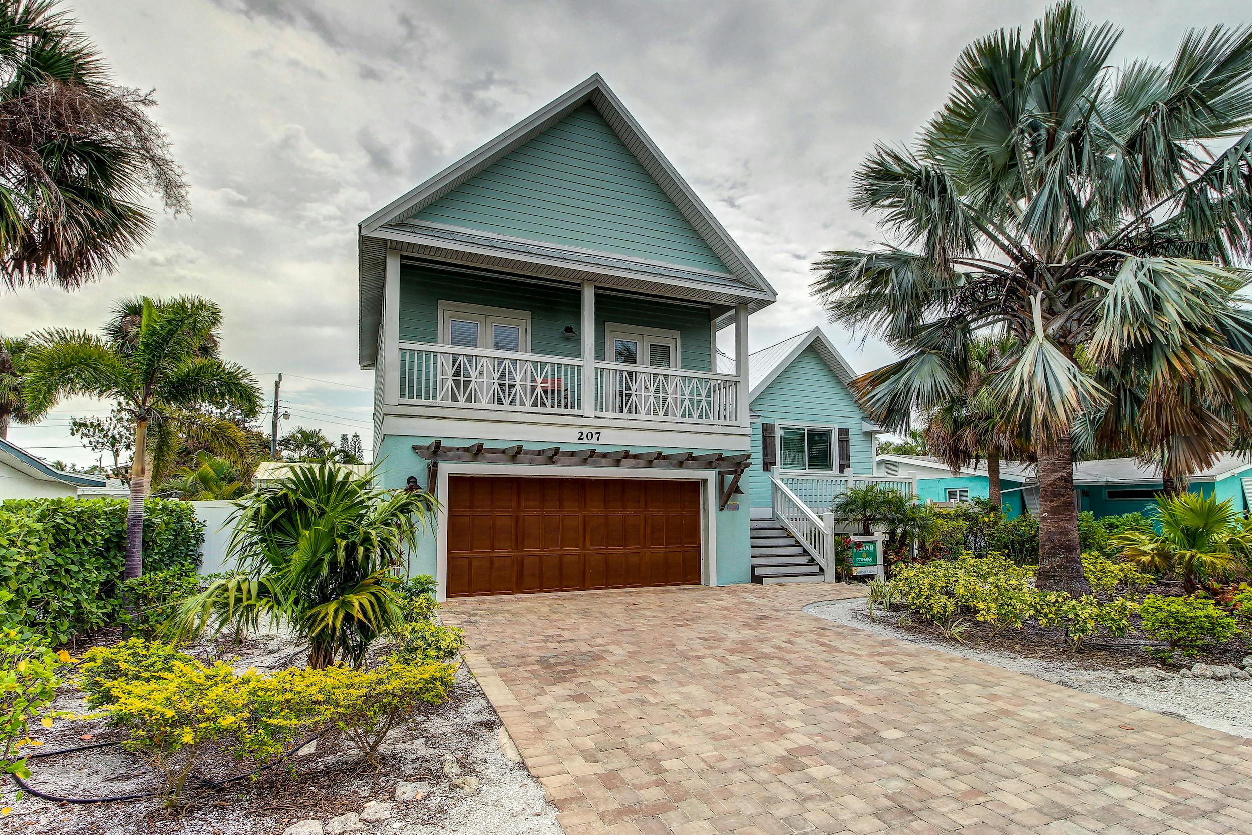 7 Charming Anna Maria Beach Cottages For A Seaside Retreat Vacasa