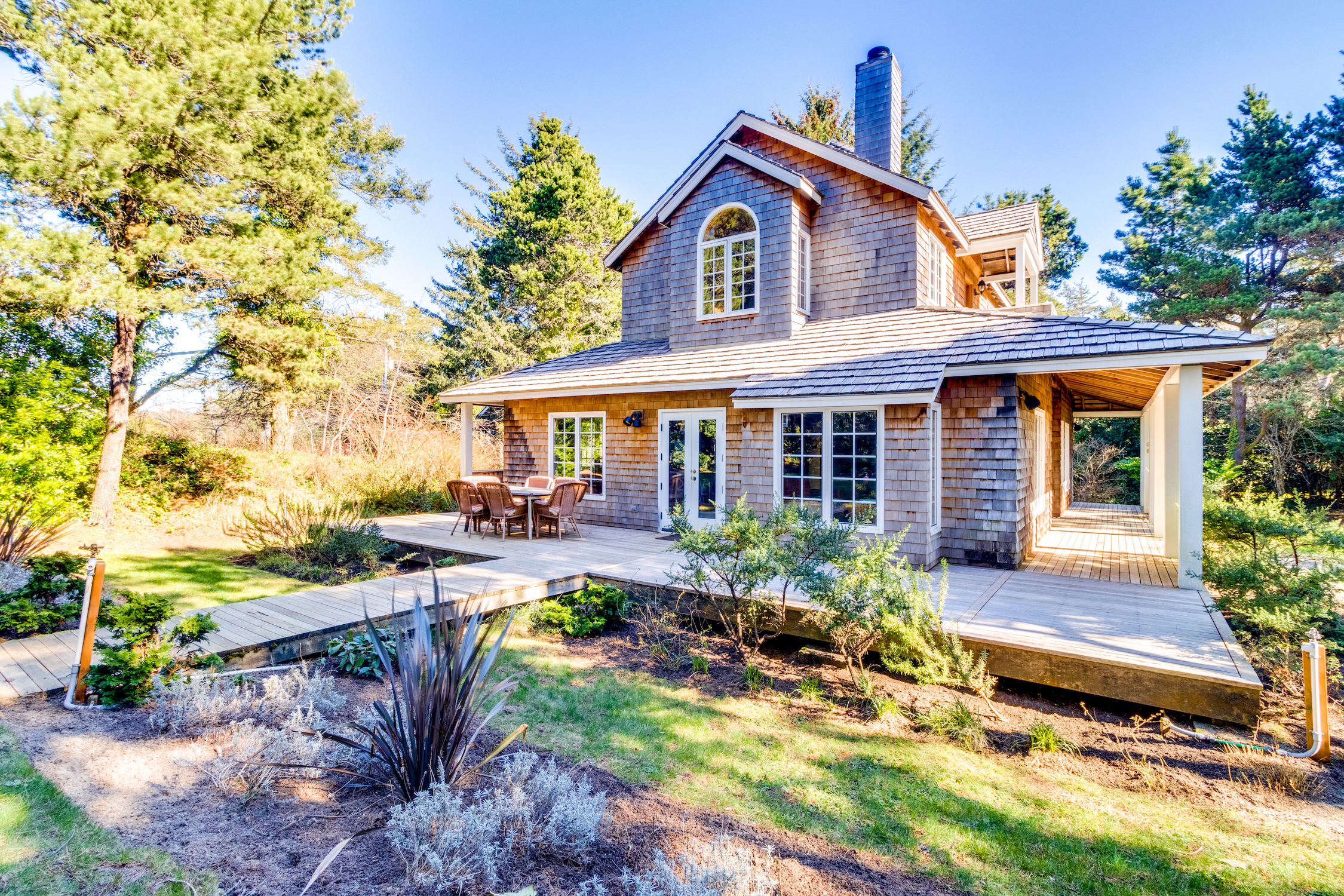 two story beach home in seaside, oregon with patio