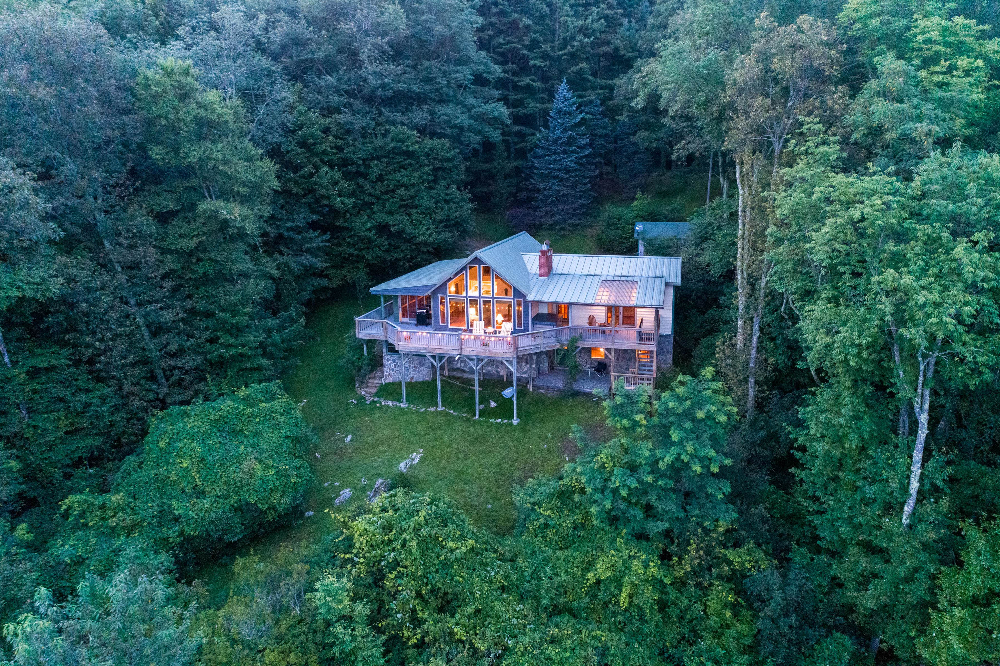 Vacation rental in North Carolina surrounded by woods