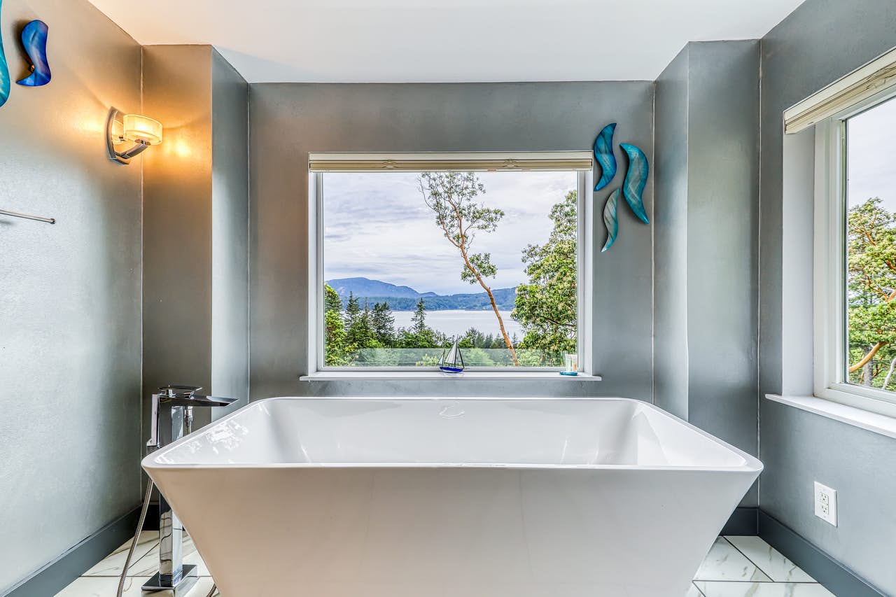 angular bathtub offers stunning views of the Puget Sound