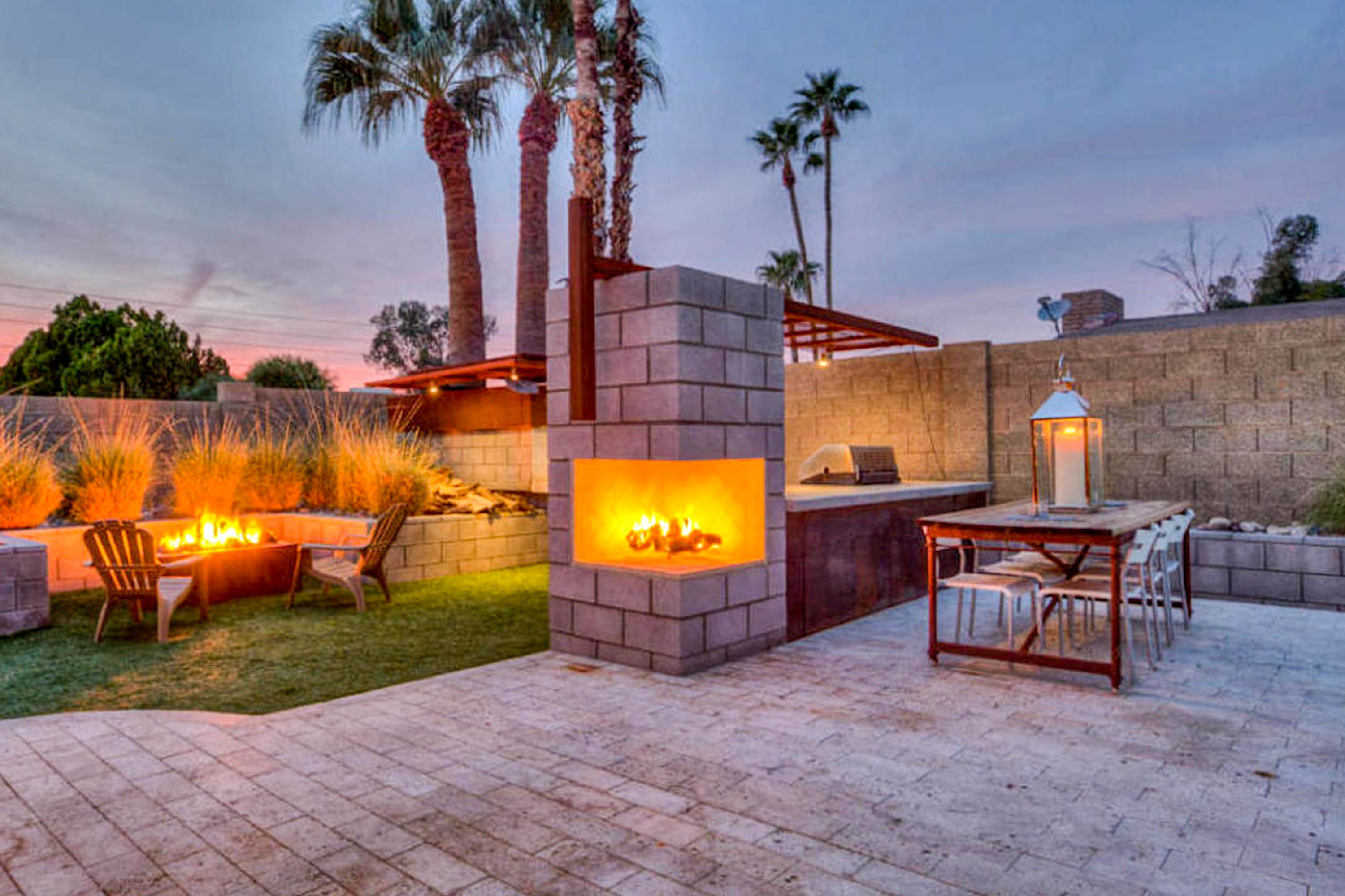 vacation rental in Arizona with gas grill and wood-fired pizza oven