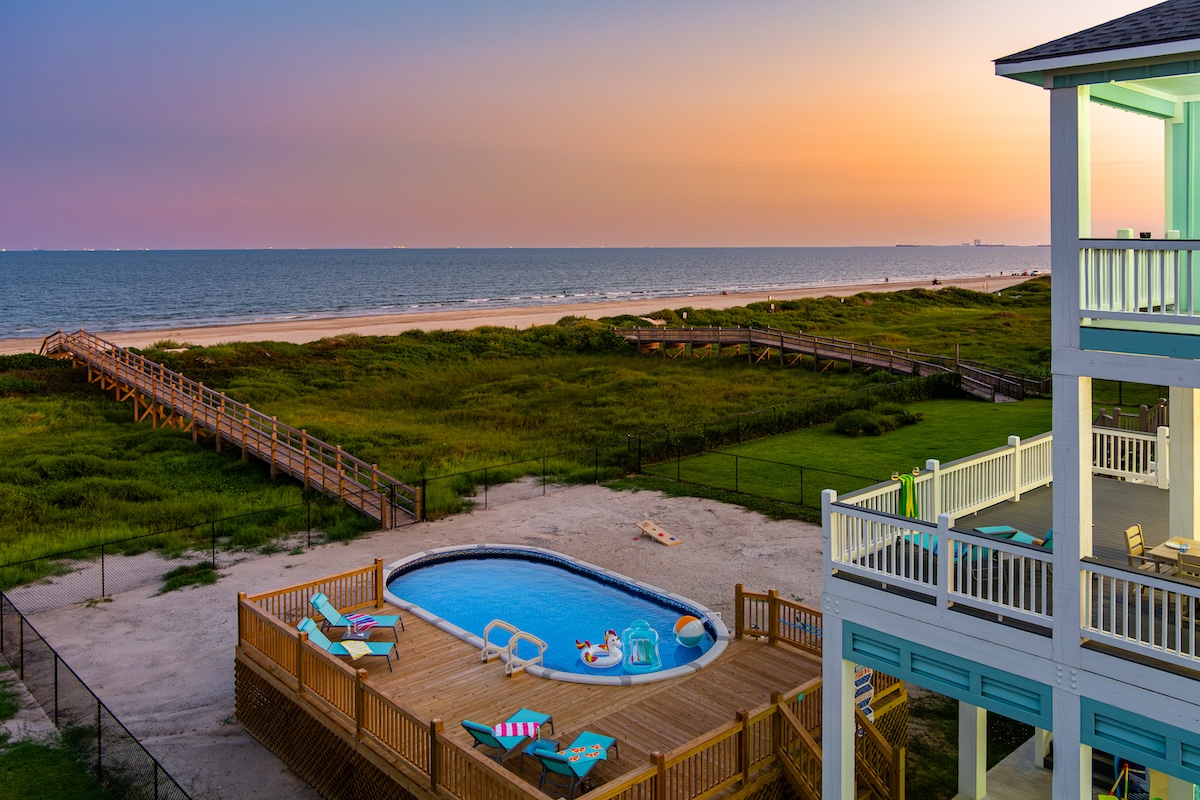 House in Crystal Beach, Texas with a pool.