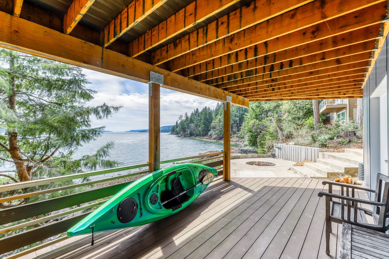 vacation rental with kayak at waterfront vacation rental in puget sound