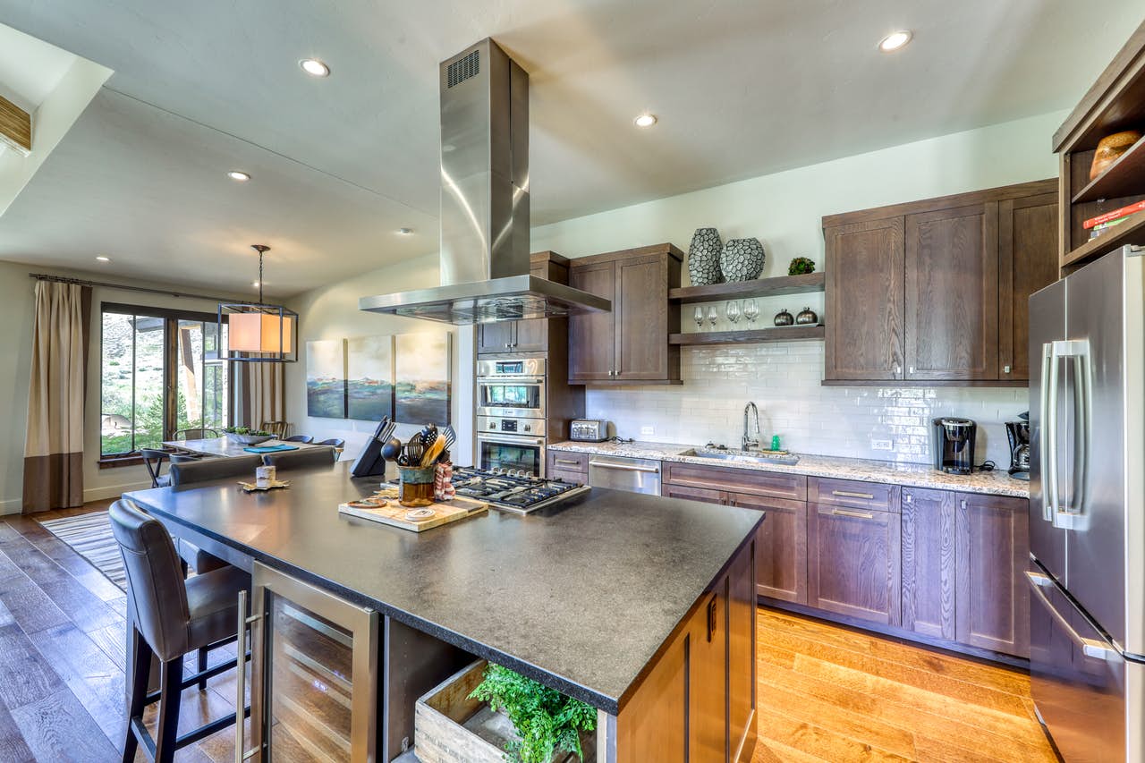 Riverfront cabin kitchen and dining area in Colorado