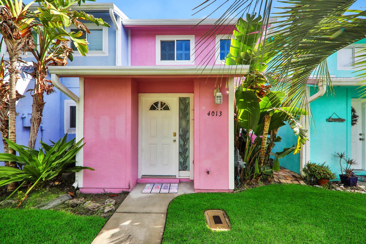 colorful New Smyrna Beach vacation rentals