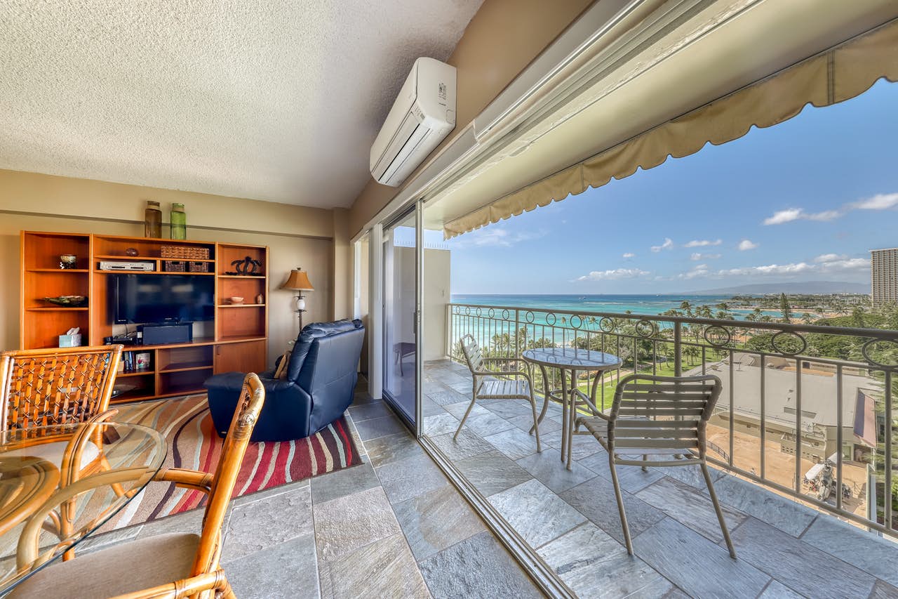 Oahu, Hawaii vacation condo with ocean views