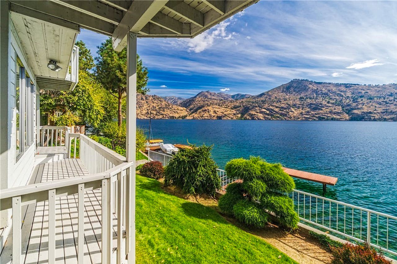 lake chelan waterfront vacation home with amazing lake views