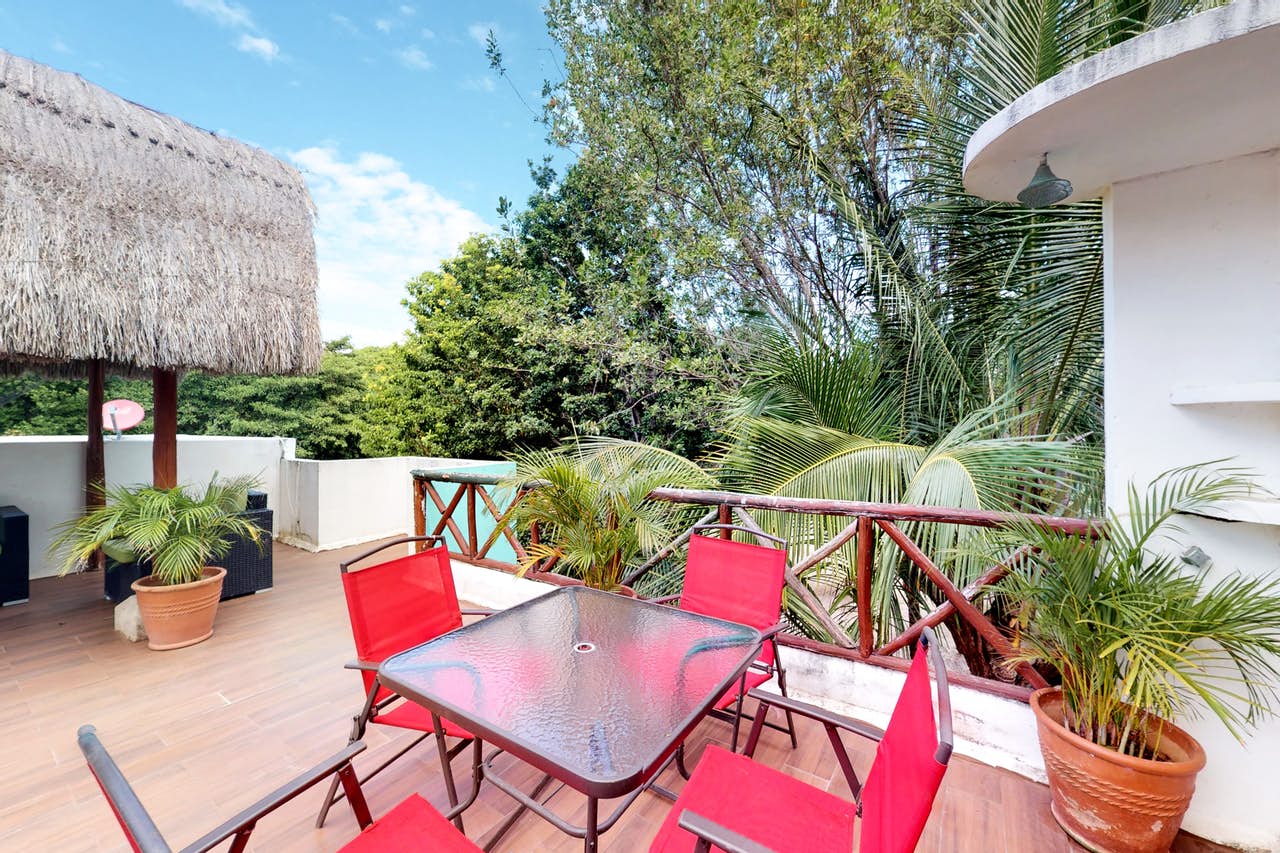 Vacation rental outdoor patio