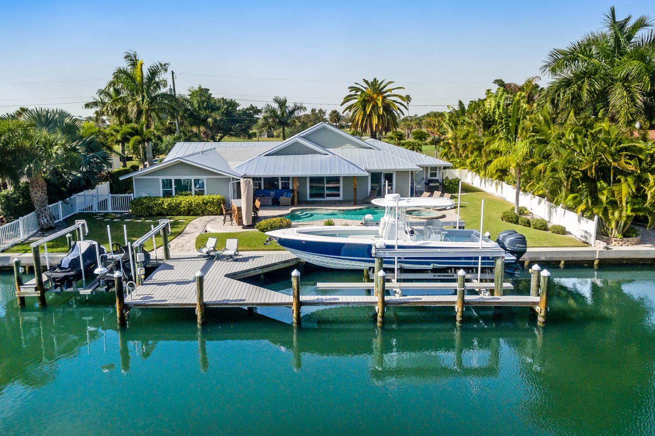 Vacation rentals in Holmes Beach.