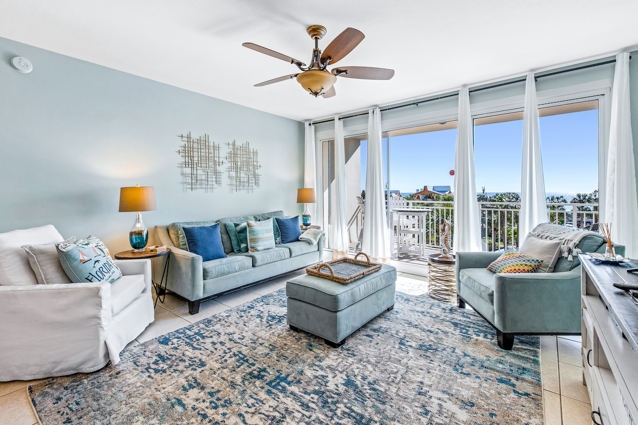 The living room of a vacation rental in Destin, fl
