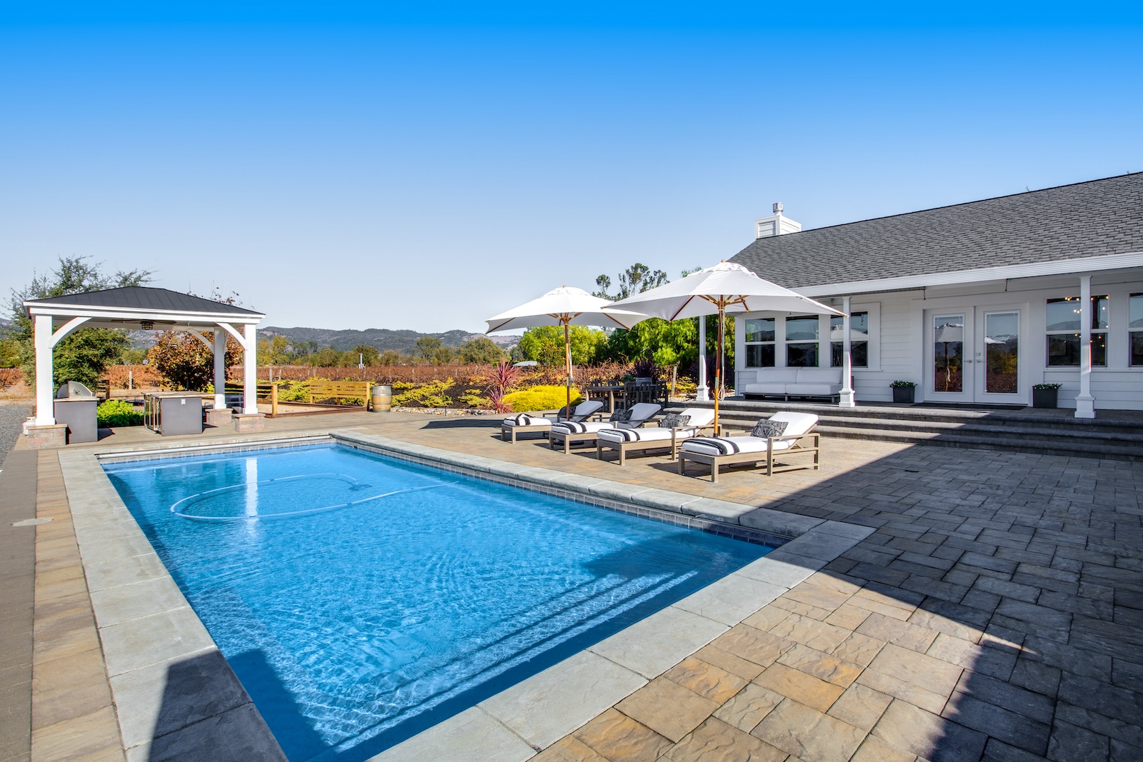 The pool area at a Sonoma vacation rental.