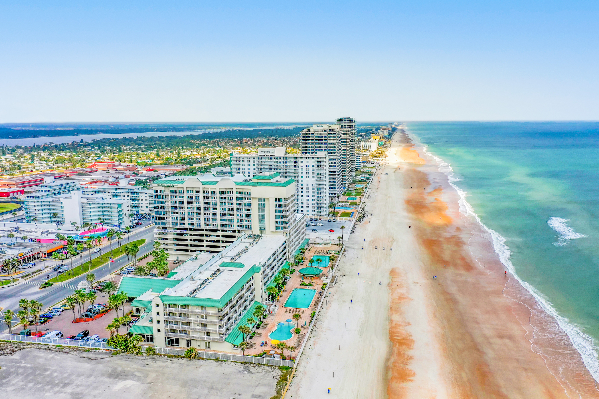 Overview of a beachside resort in Daytona Beach, Florida.