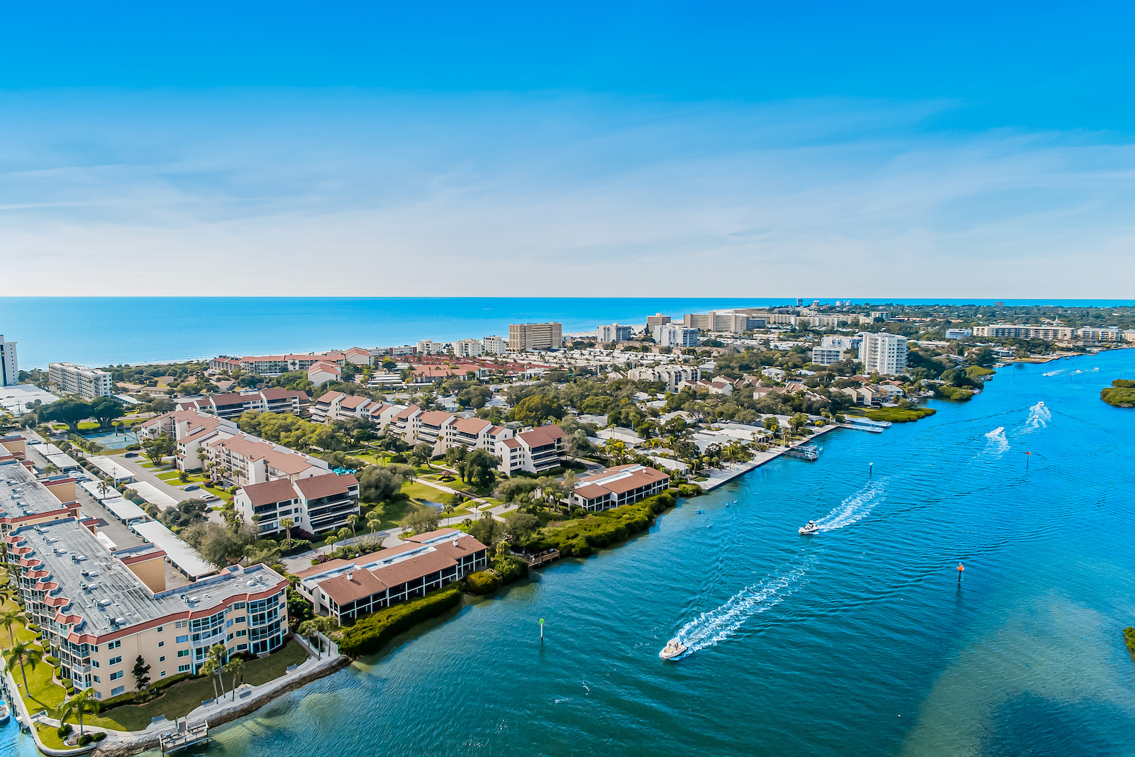 Birdseye view of Sarasota, FL where long-term rentals are available.