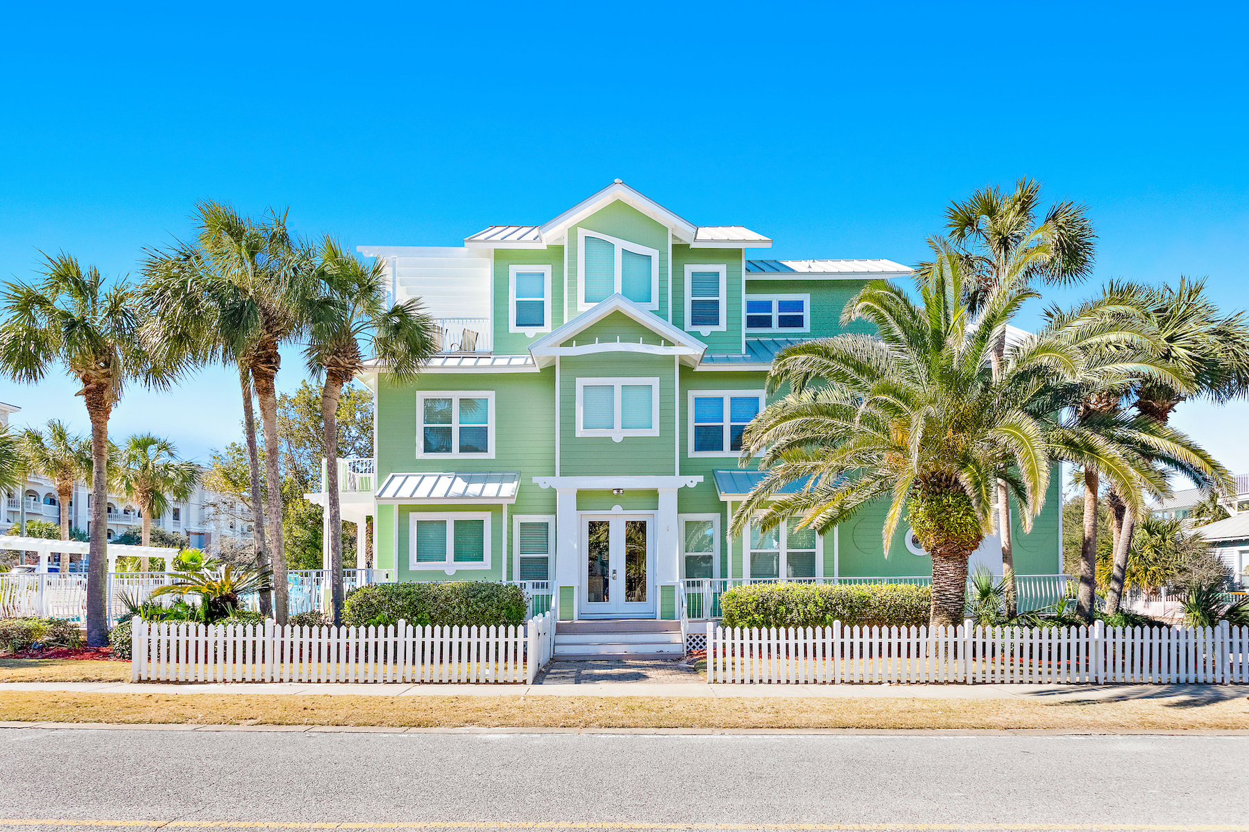 A green house for weddings in Destin, Florida.