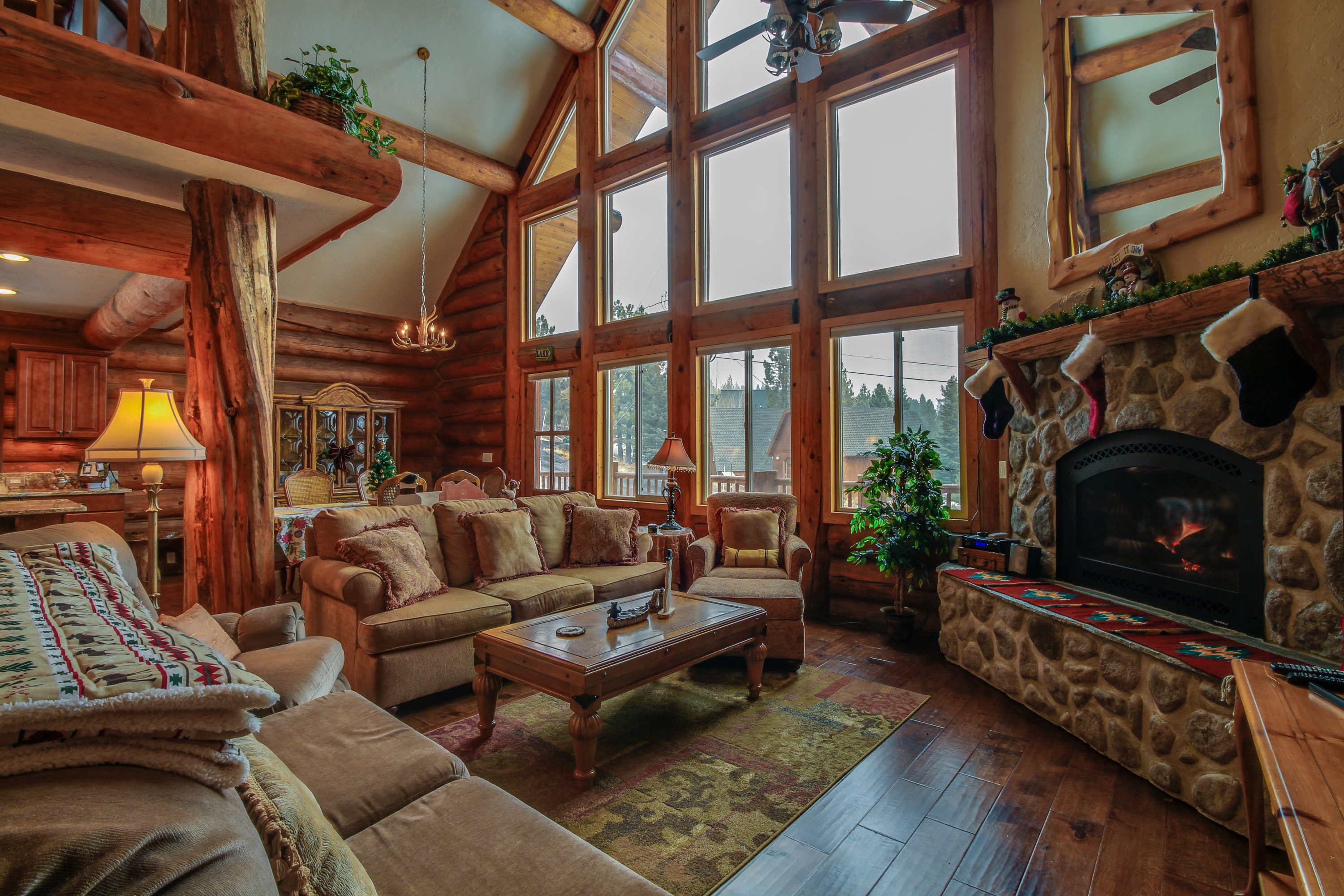 Holiday vacation rental living area in Truckee