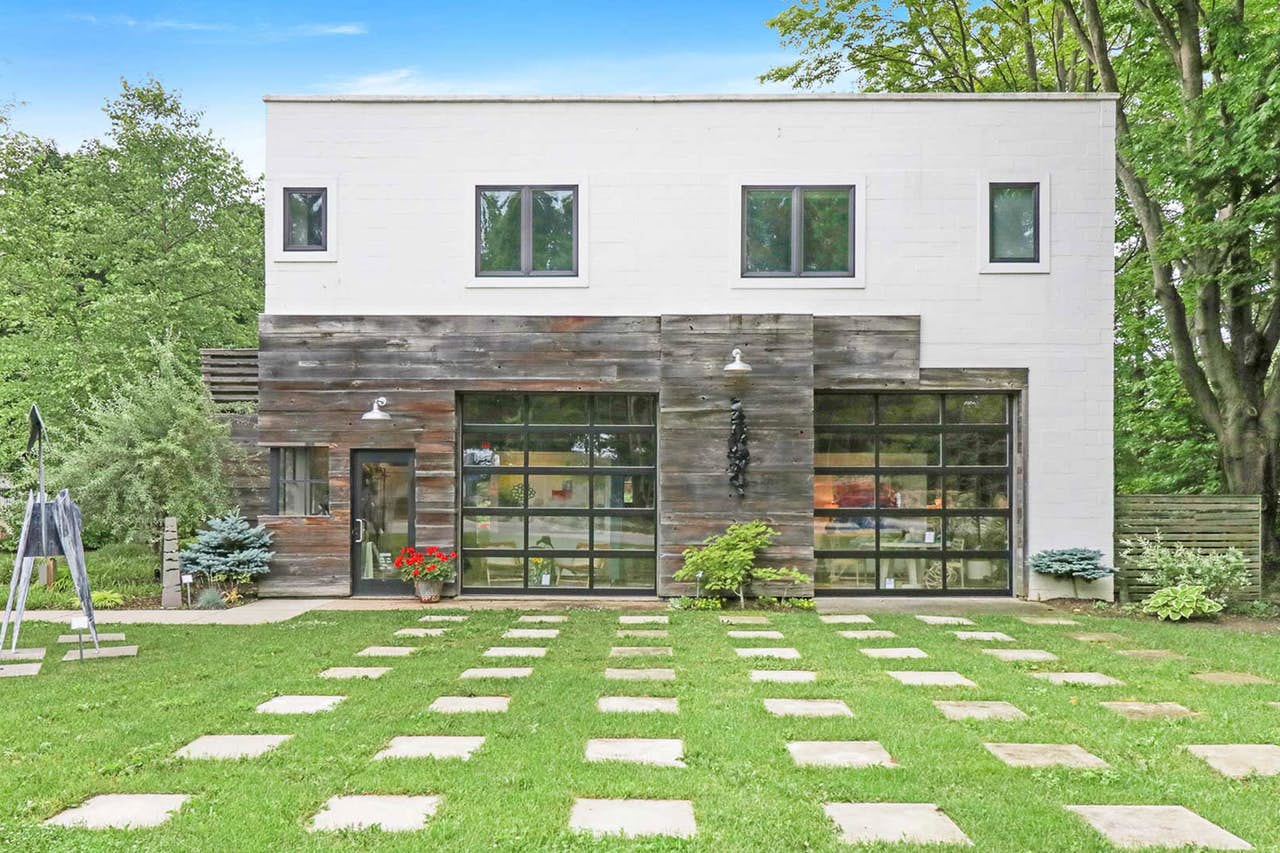 unique lawn of saugatuck, mi vacation home