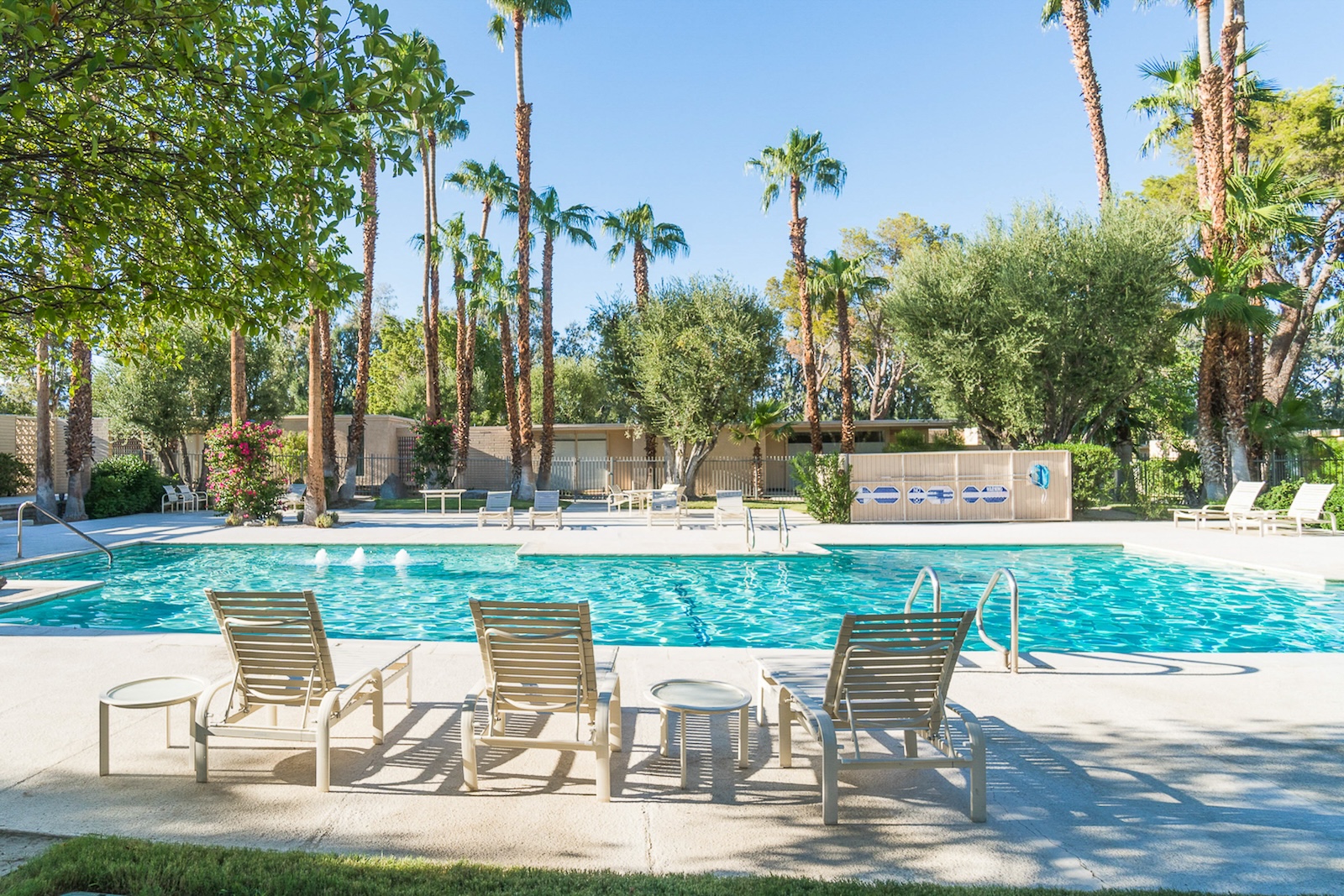 Racquet Club Garden Villas pool.