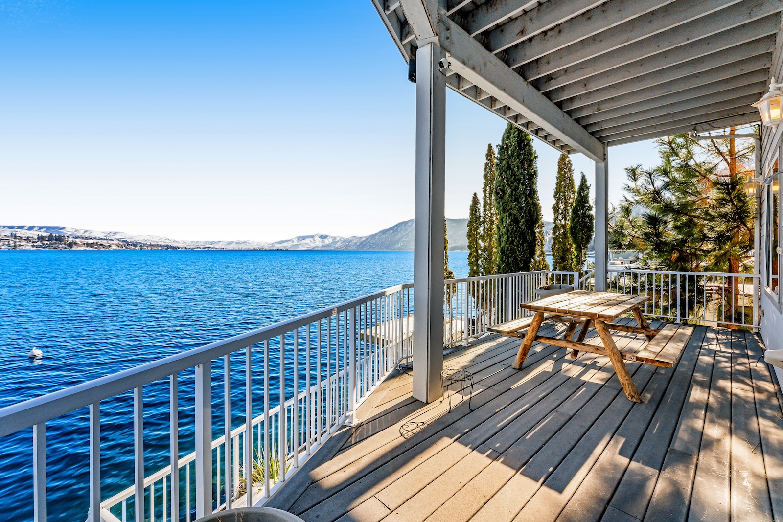 A vacation rental on Lake Chelan.