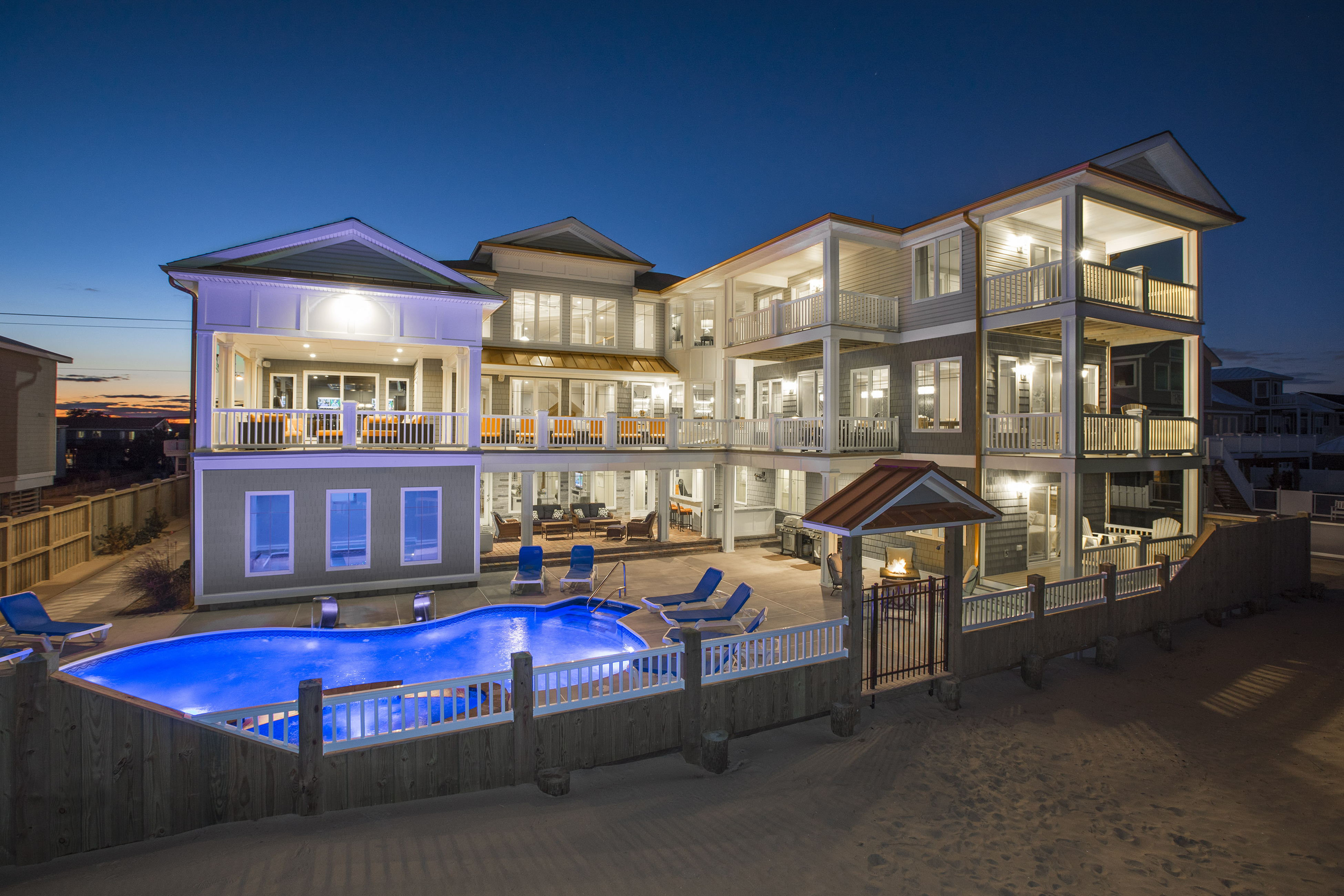 beachfront home w/private outdoor pool and large deck
