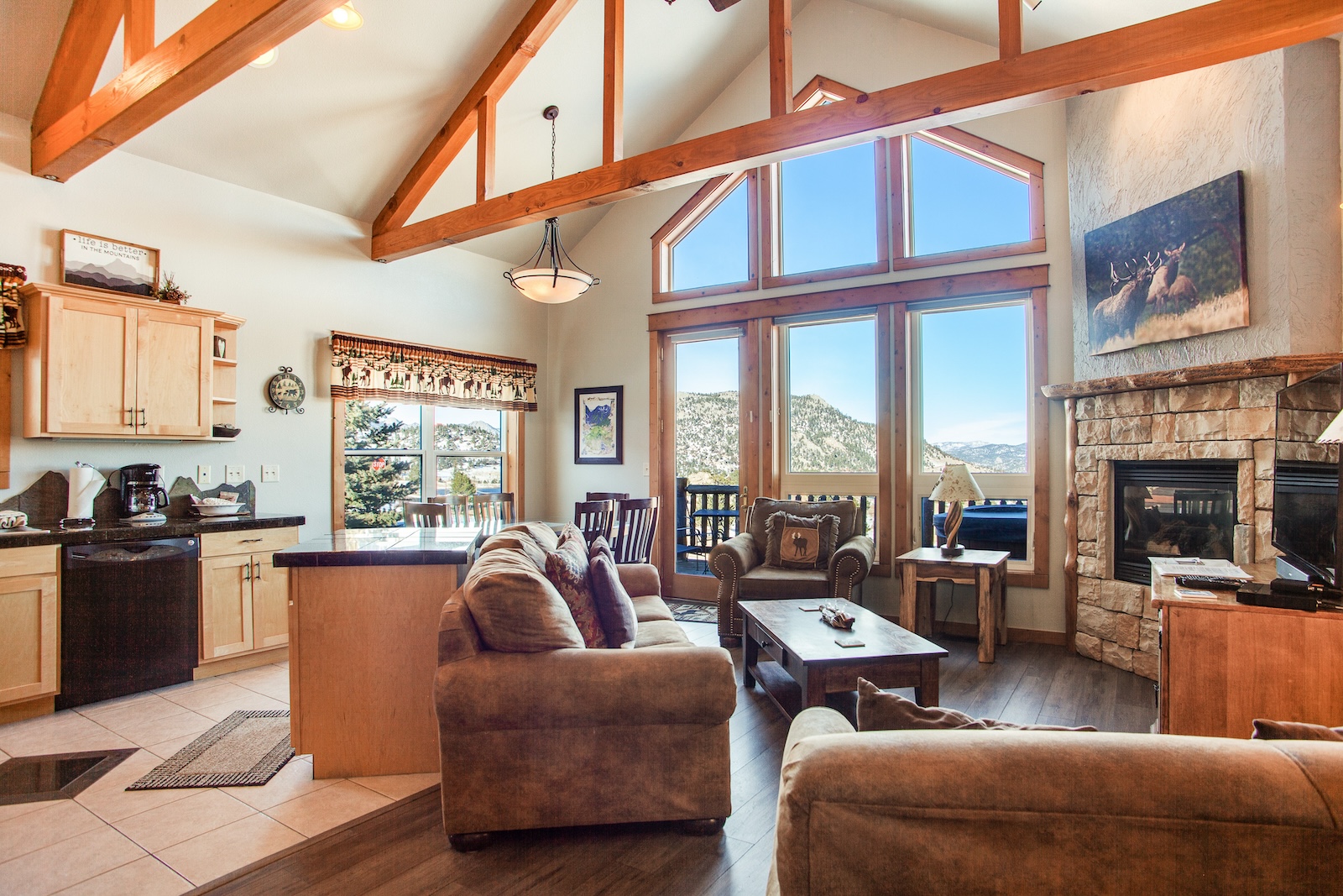 The living area of a vacation rental in Estes Park, CO.