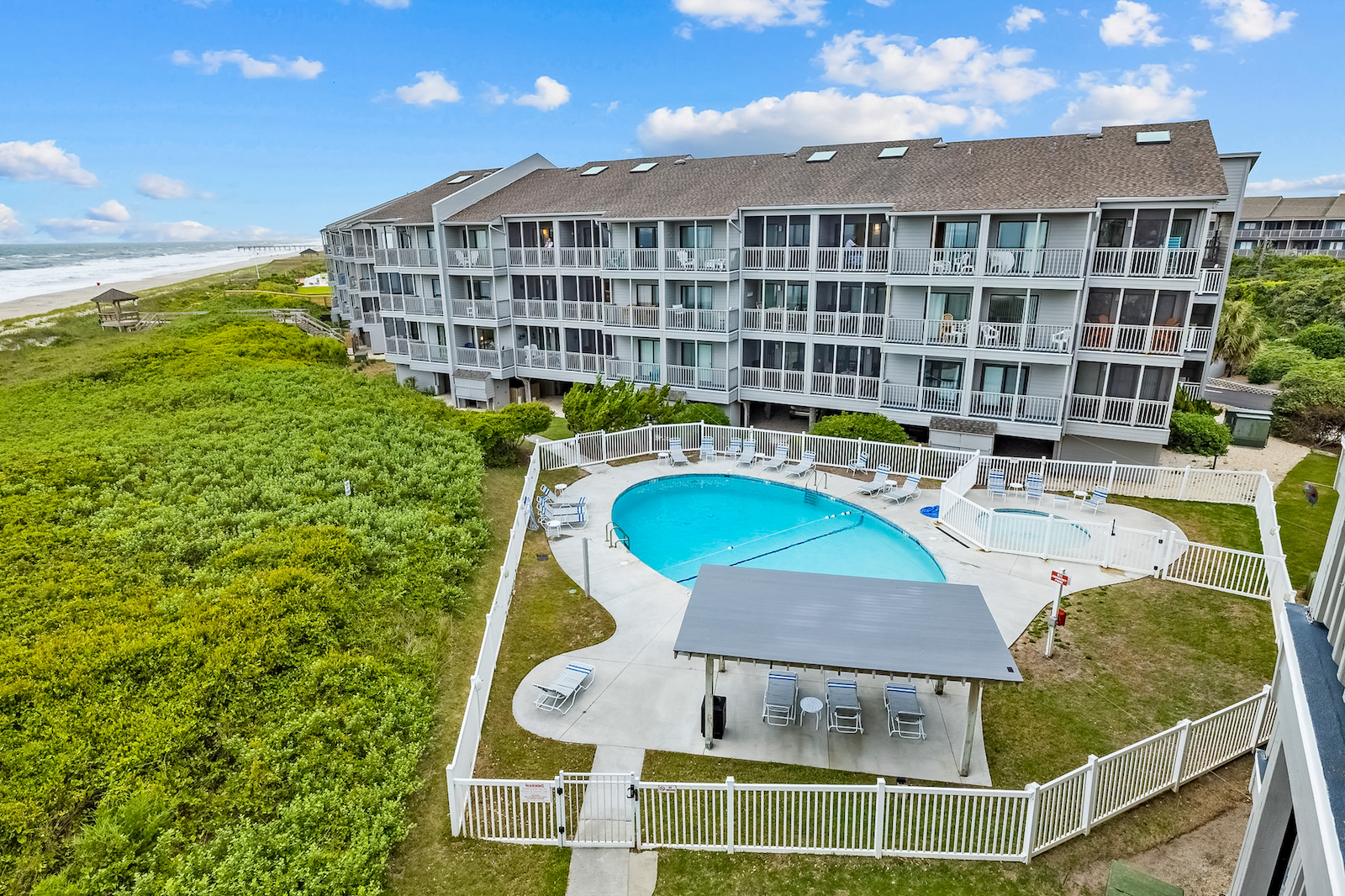 Exterior shot of the Dunescape Villas in Atlantic Beach, NC