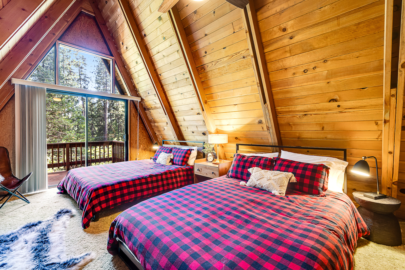 An additional bedroom of an a-frame cabin rental in Arnold, CA.