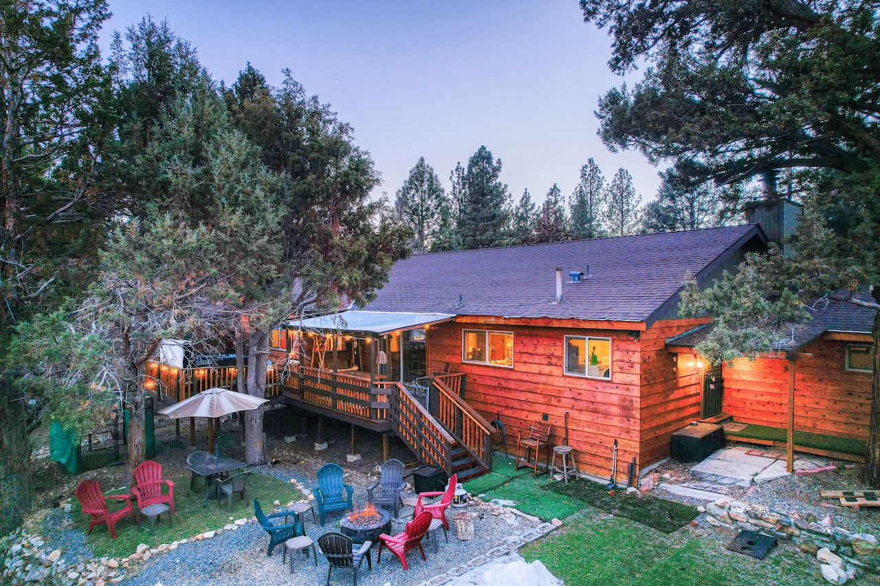 The exterior area at a cabin rental in Big Bear, CA.