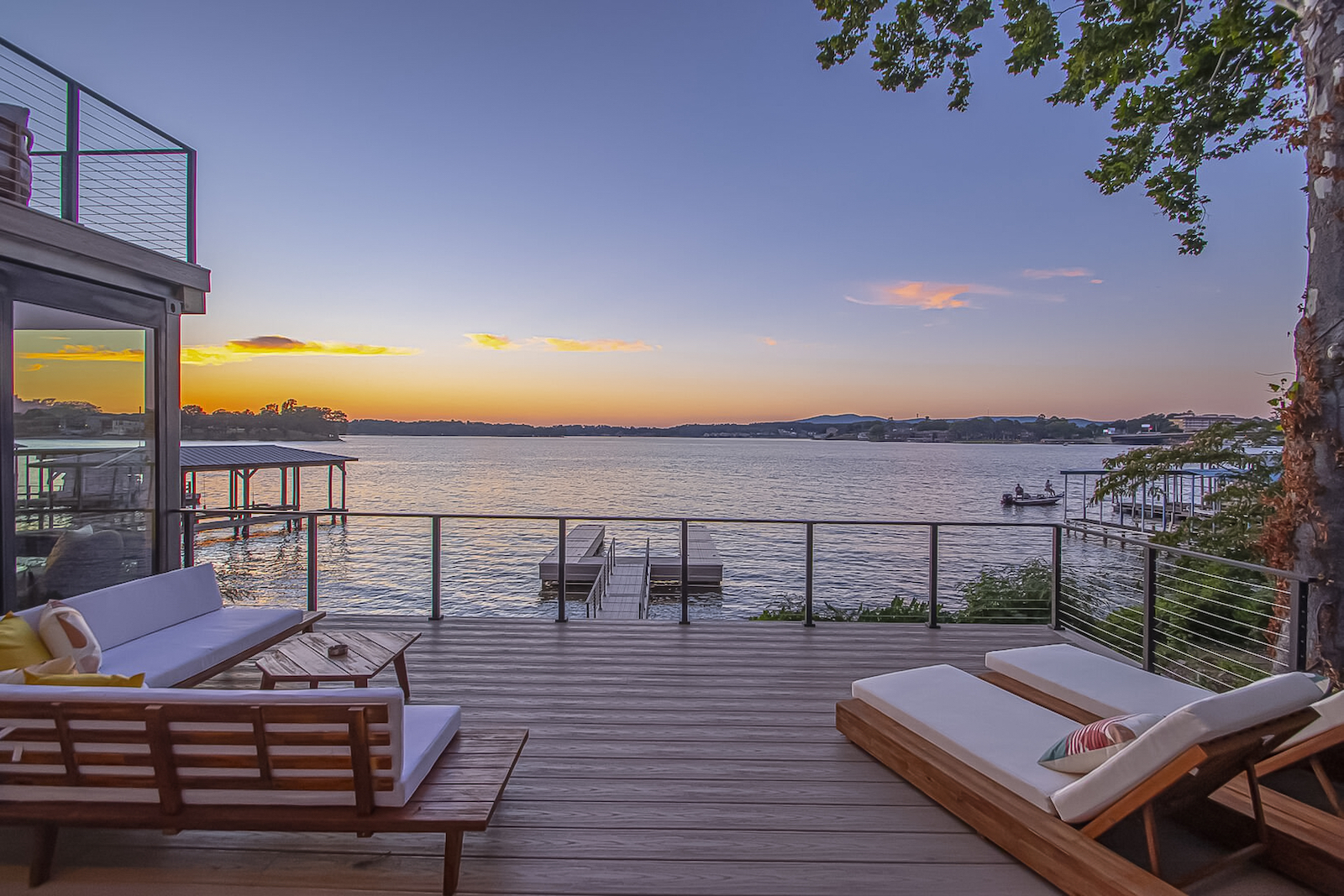 The back deck of a lakeside vacation rental in Hot Springs, AR.