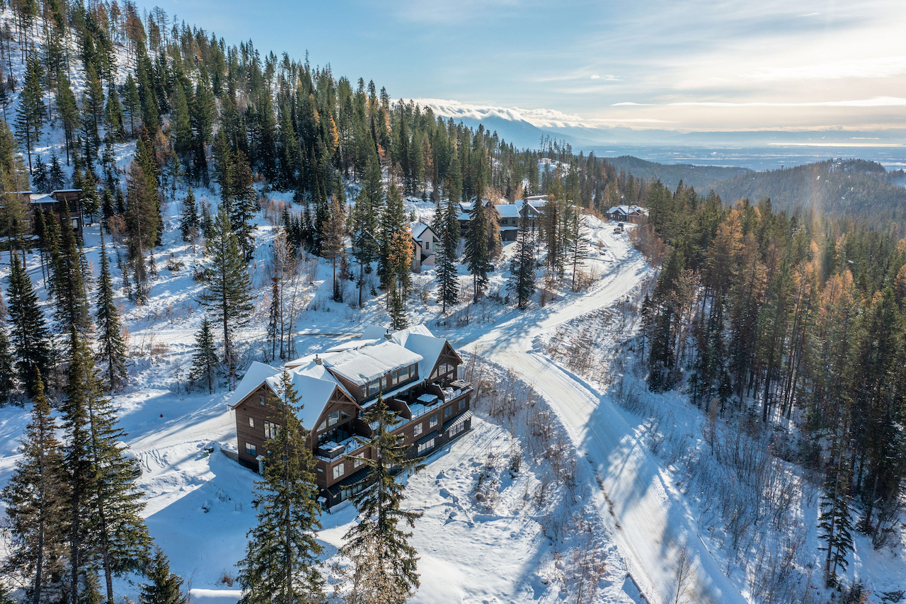 Drone shot of a vacation rental in Whitefish, MT.