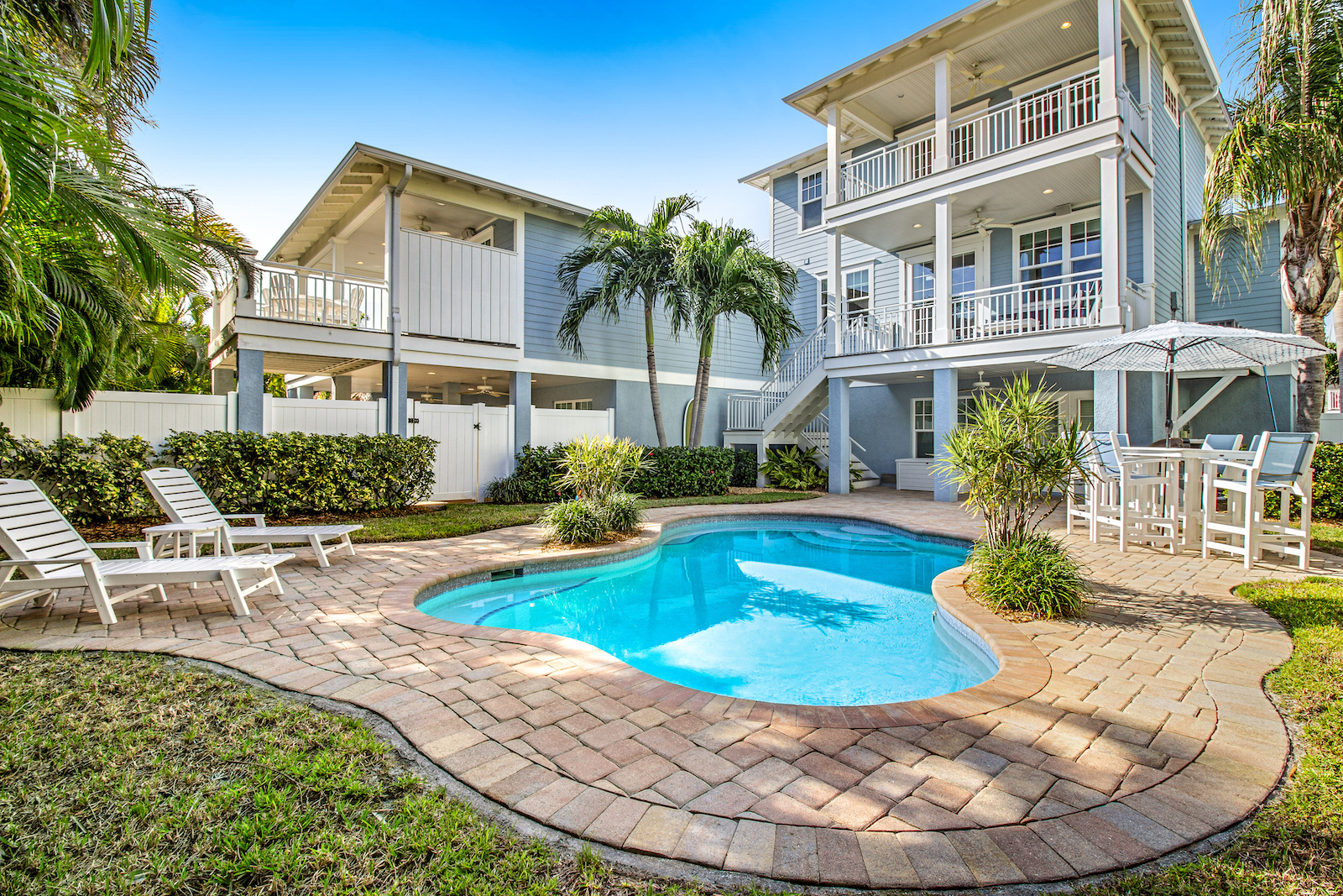 Snowbird Rentals in Florida PetFriendly Homes, Golf Condos Vacasa