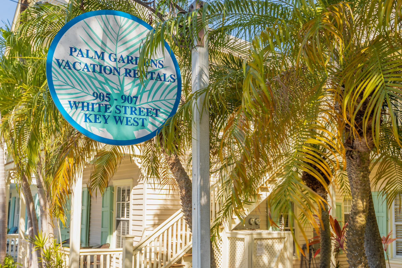 Palm gardens sign