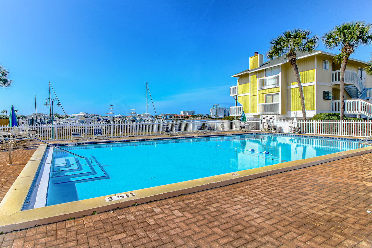 The community pool at Sandpiper Cove