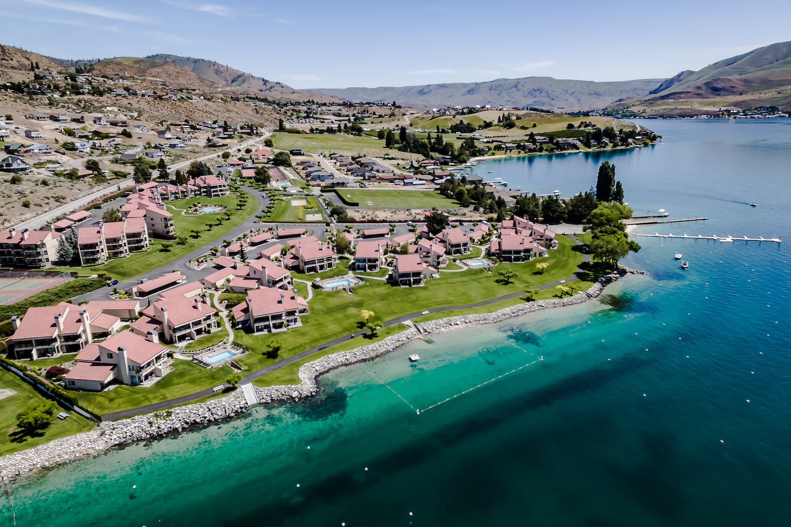 Sky view of Lake Chelan Shores.