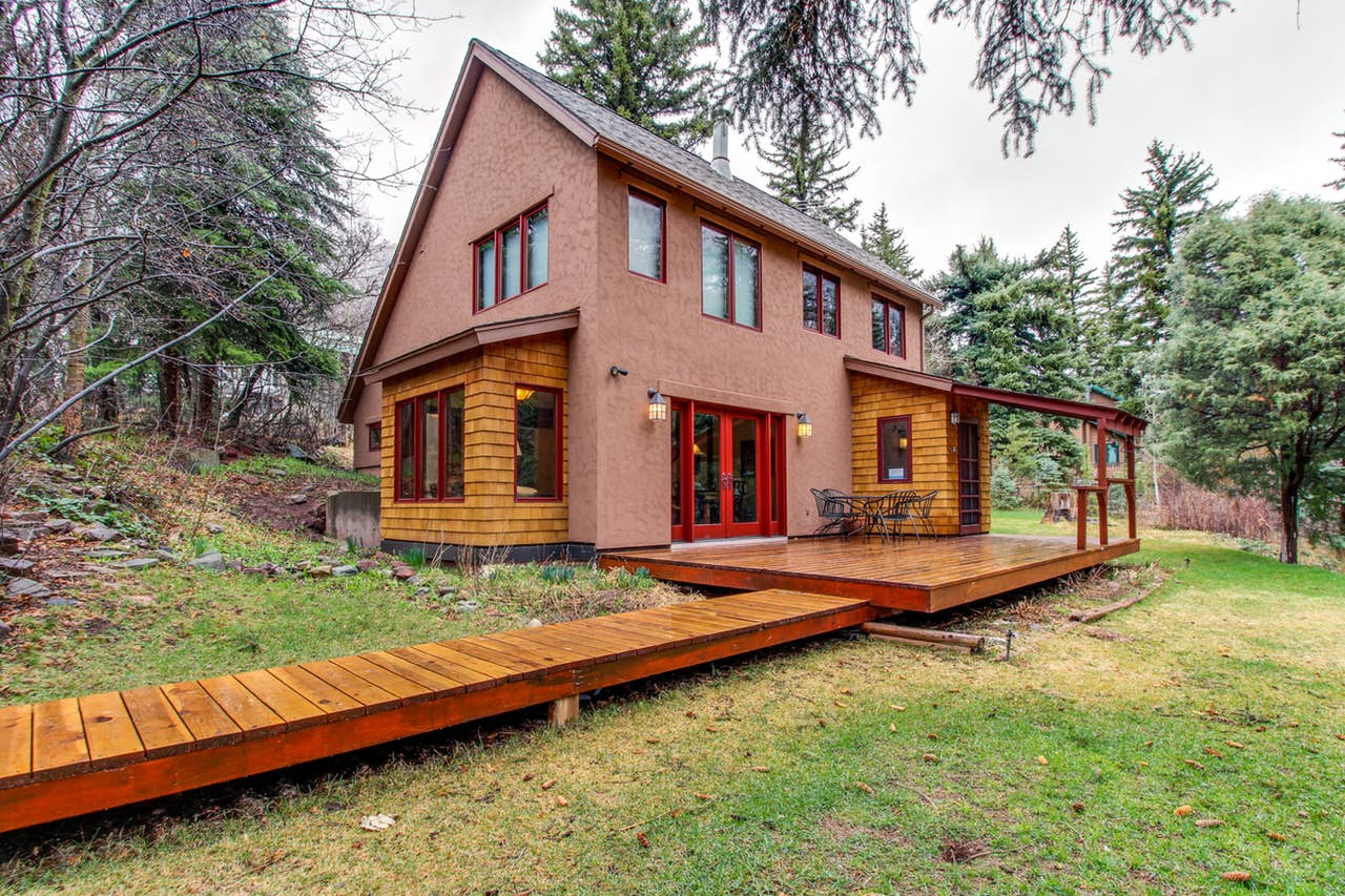Riverfront Cabins in Colorado Vacasa