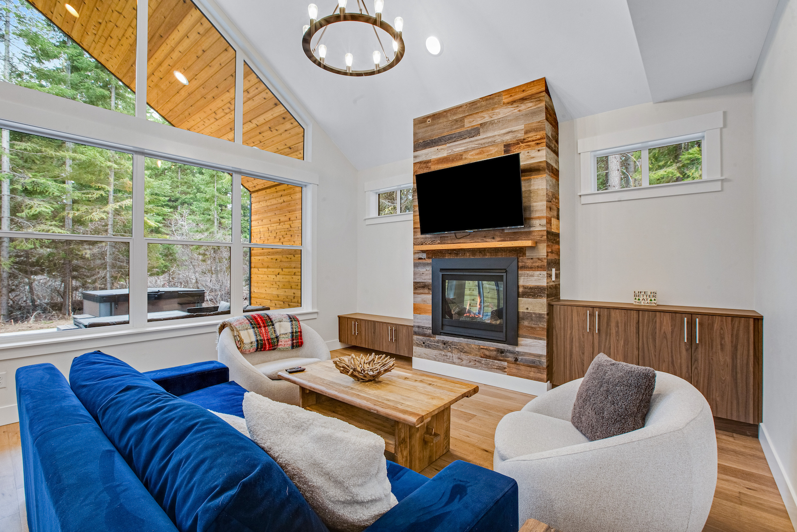 The interior living space with modern design at a vacation rental cabin in Cle Elum, WA.