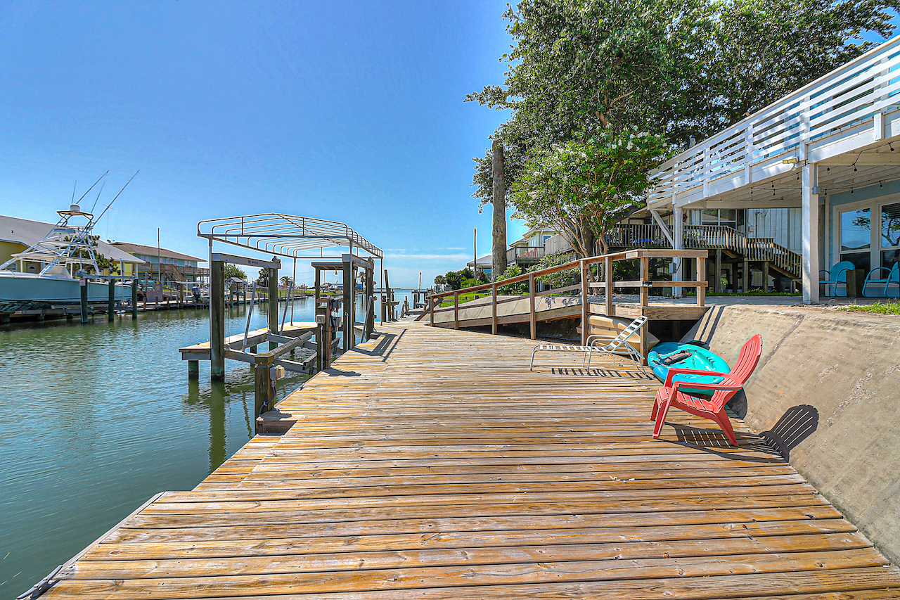 The dock area of the starboard stunner rental in Rockport, TX.