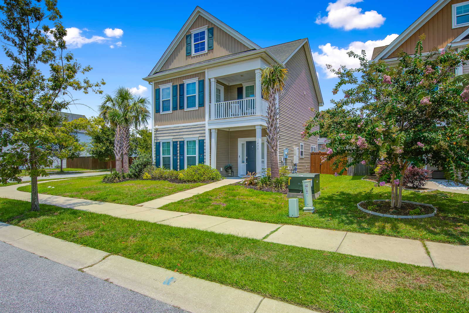 The exterior of a vacation rental in Johns Island, SC.