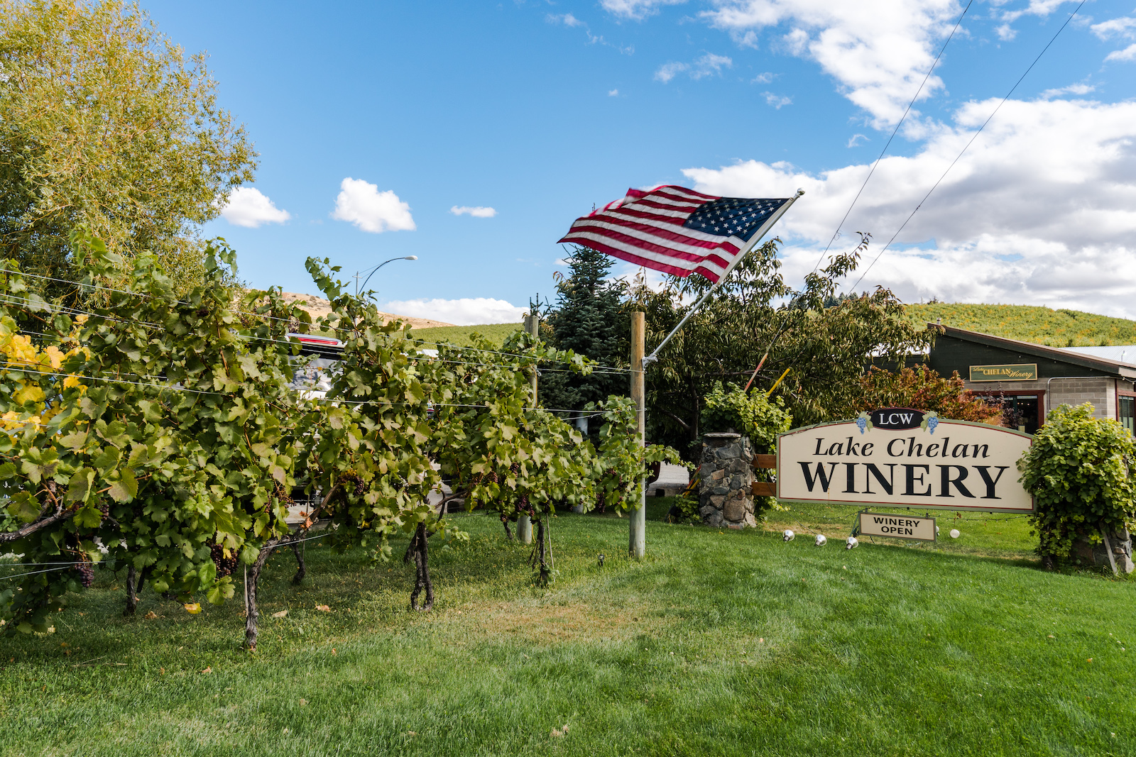 The front entrance of Lake Chelan winery.
