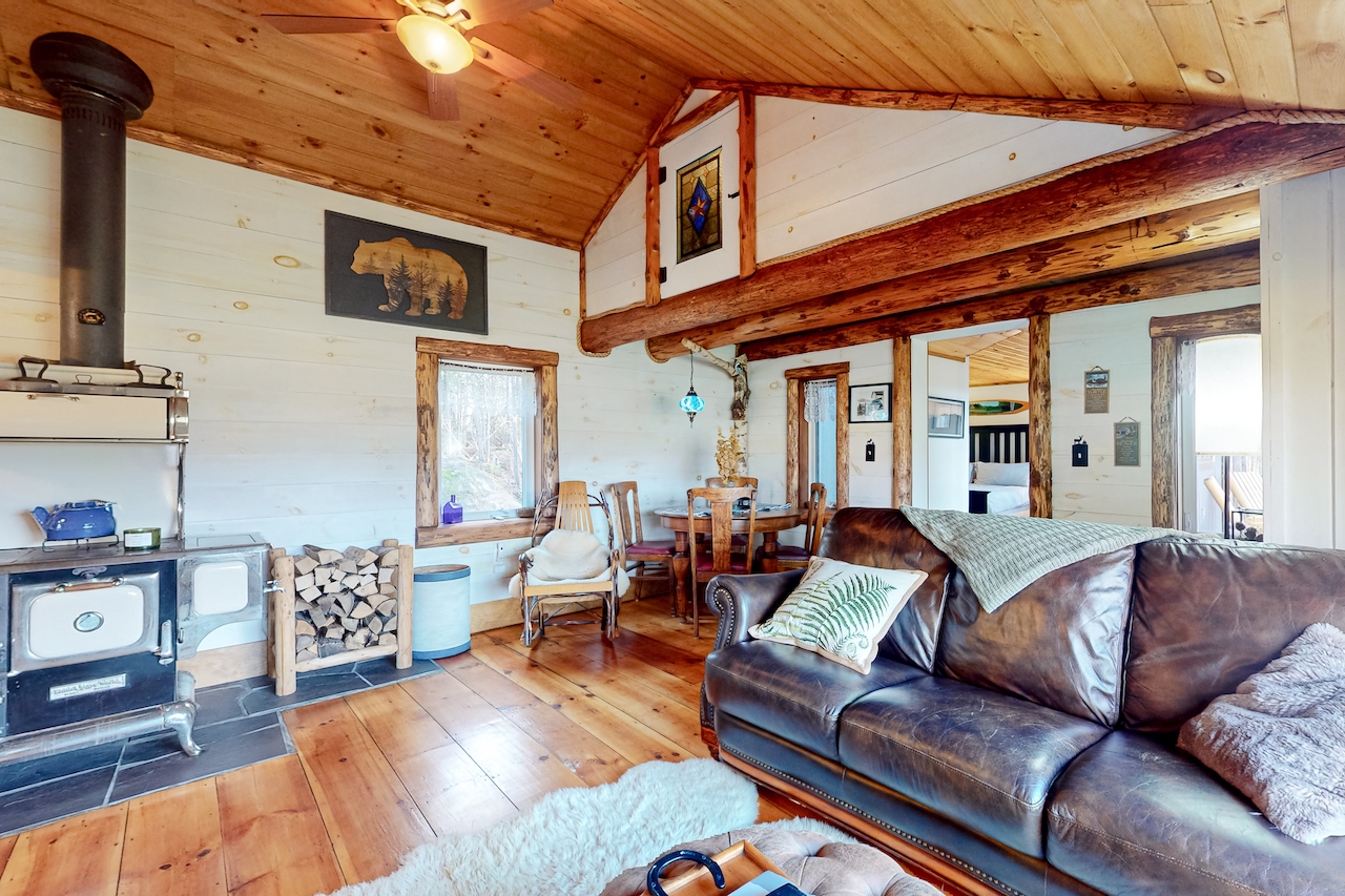 The living room of a vacation rental cabin in Jay, Vermont.