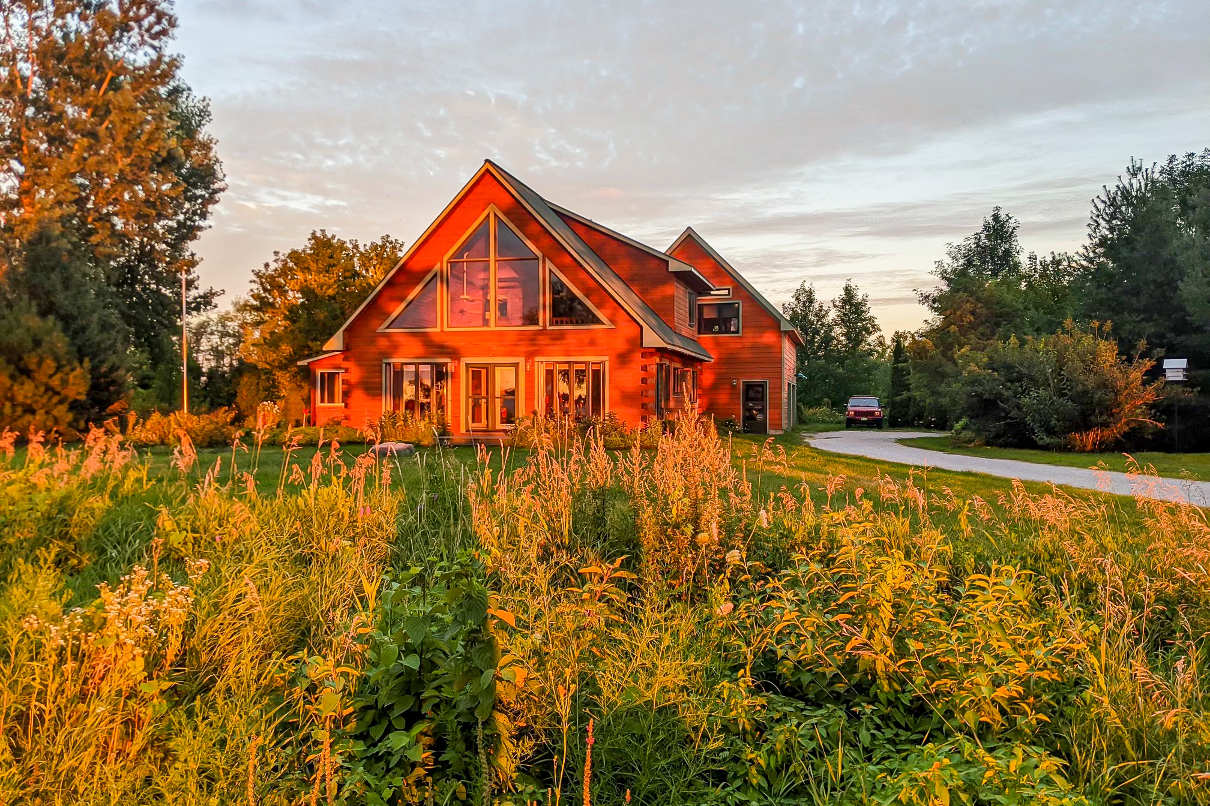 A vacation rental in Isle La Motte, VT during sunset.