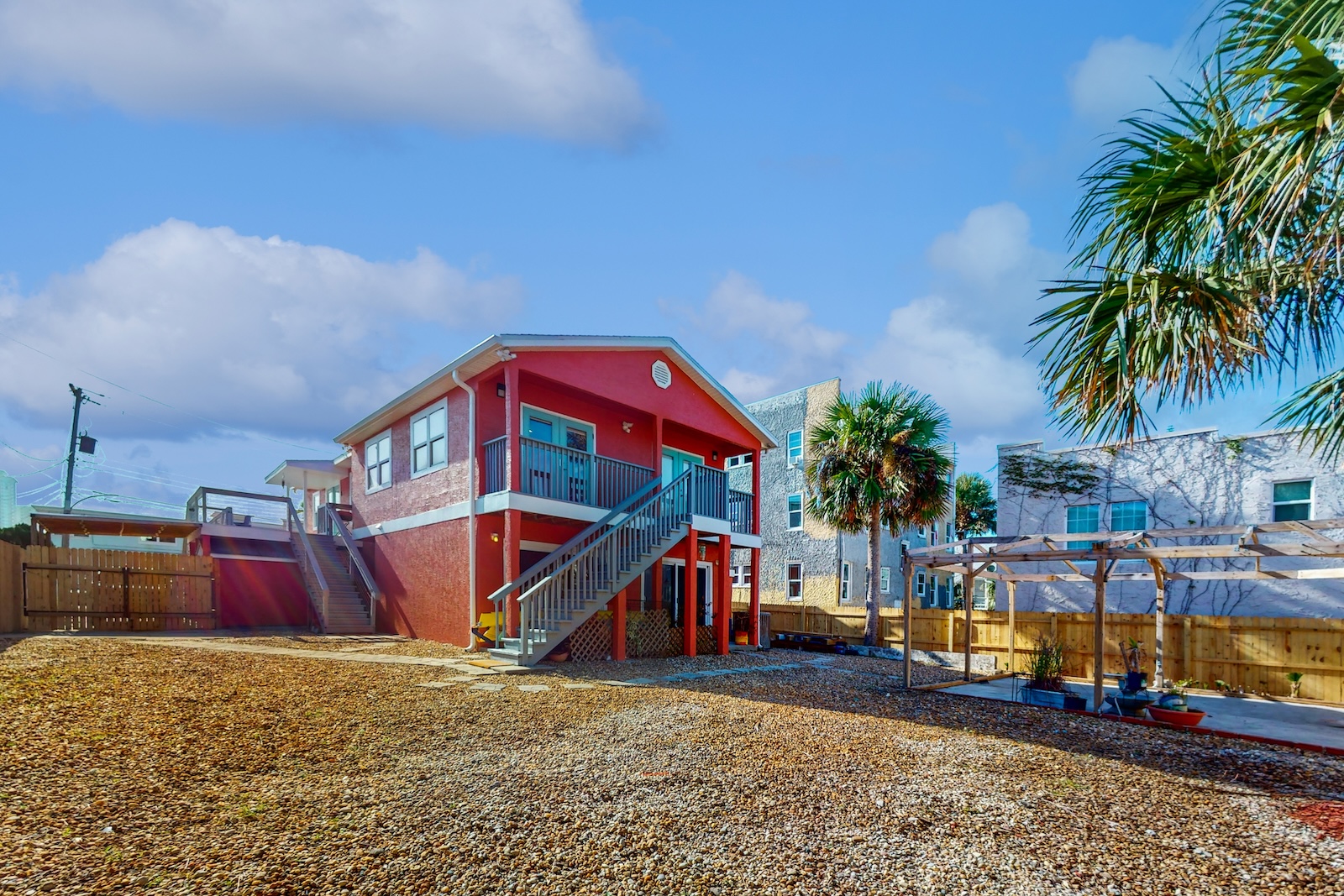 The backyard of a pet-friendly Daytona Beach house rental.