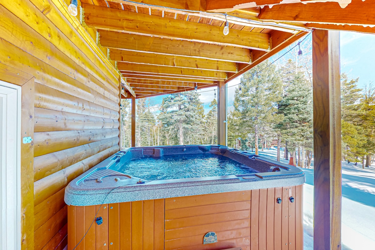 A hot tub at a cabin rental in NM.