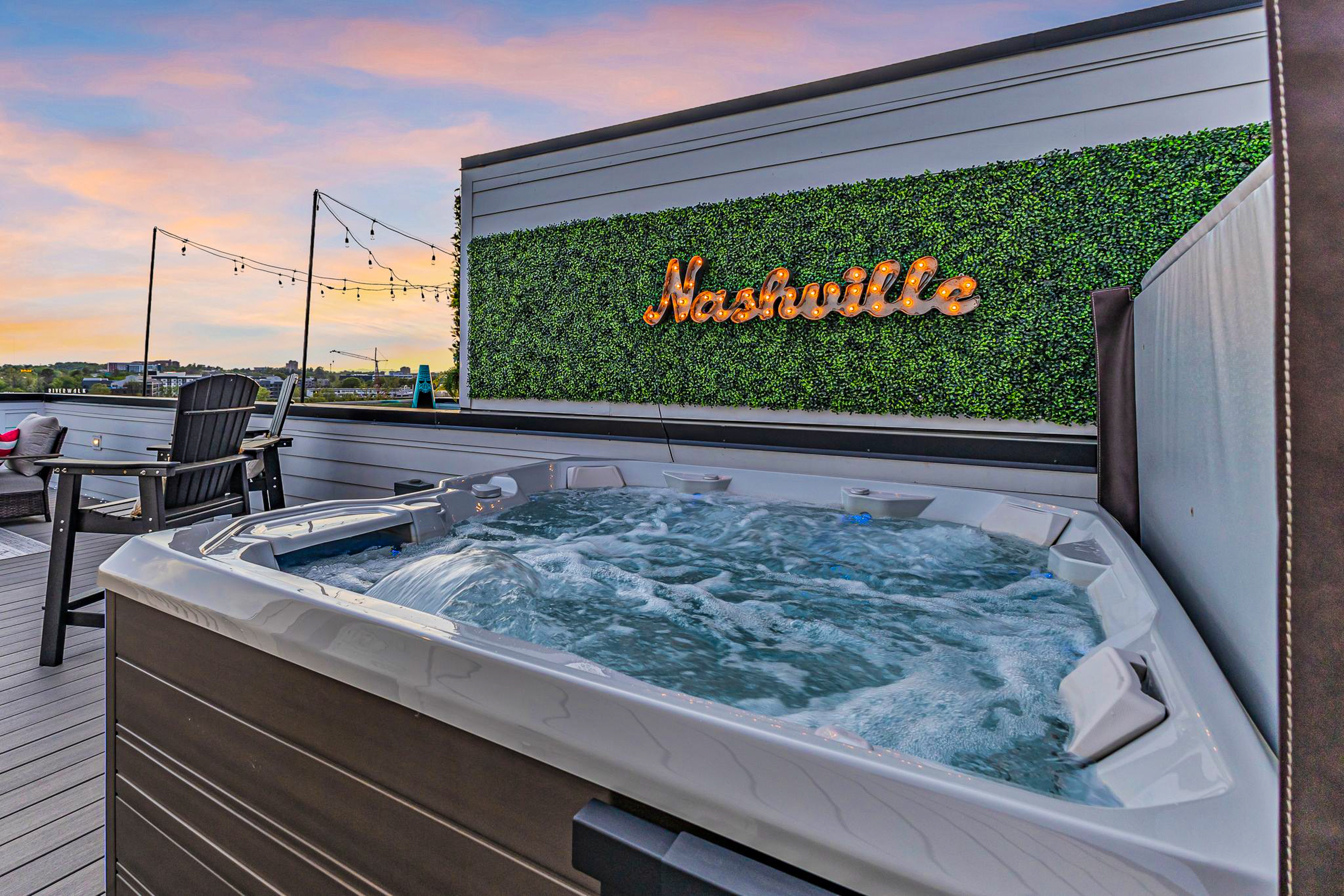 The hot tub at a vacation rental in Nashville, Tennessee.
