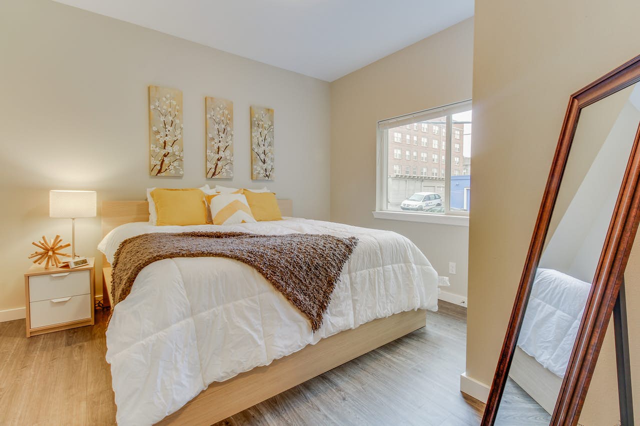 Vacation rental bedroom in Seattle