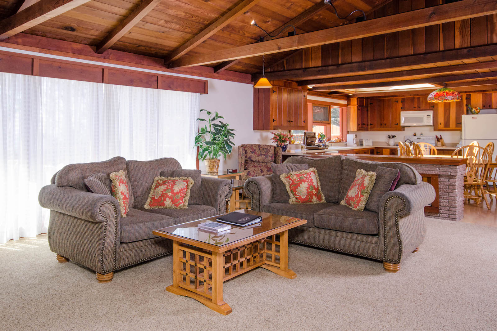 The living area of a Mendocino, CA vacation rental.