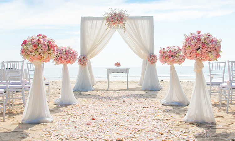 beach wedding decor at Bay Watch Resort in North Myrtle Beach