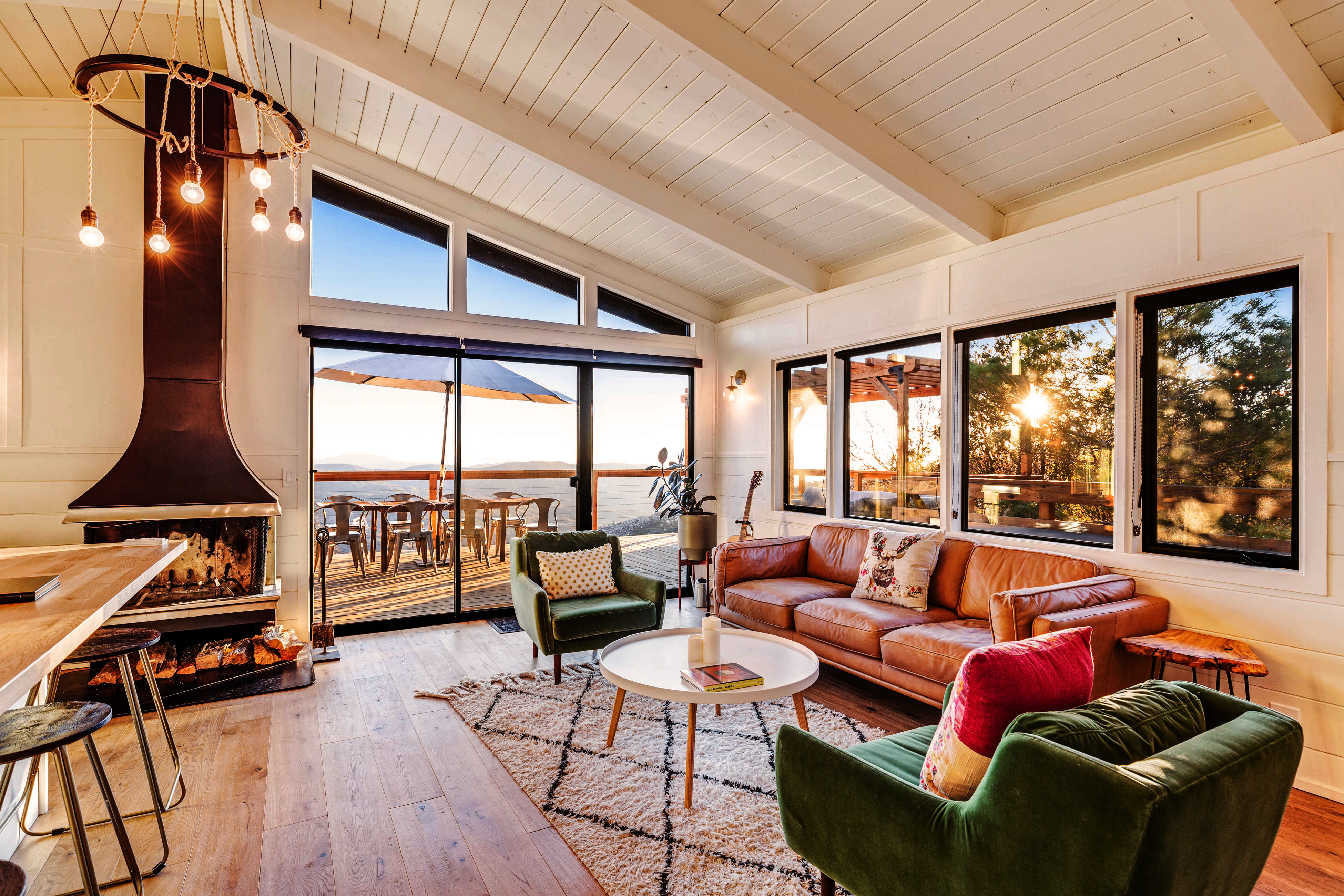 When Should You Replace Furniture in Your Vacation Rental? Vacasa